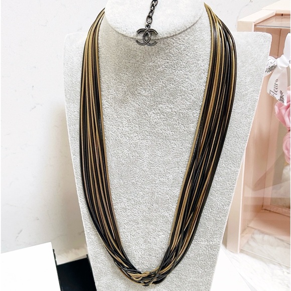 Authentic Chanel Ultra RARE Runway “Liquid Gold” Multi Snake Chain Necklace - Picture 6 of 11